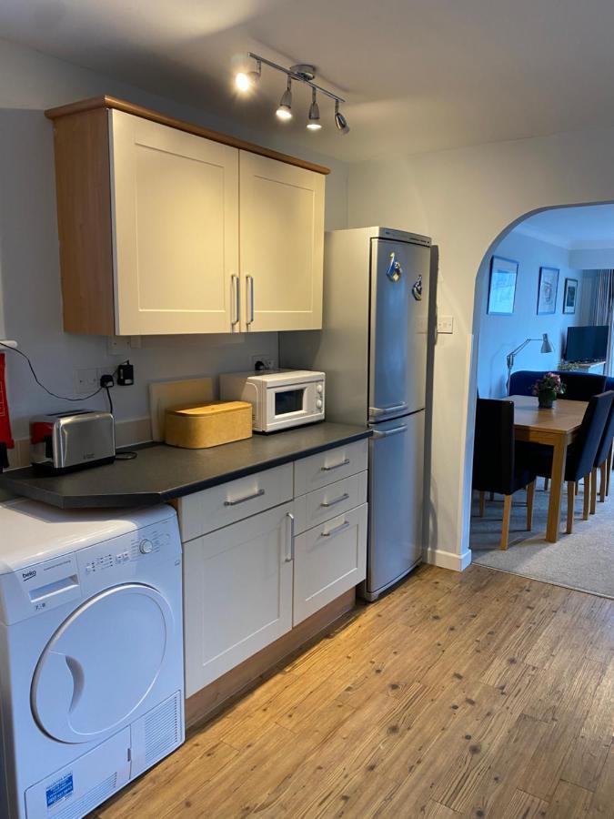 Trafalgar, Lovely Ground Floor Flat With Outside Patio Garden, Minutes Walk To Seafront Сивью Экстерьер фото