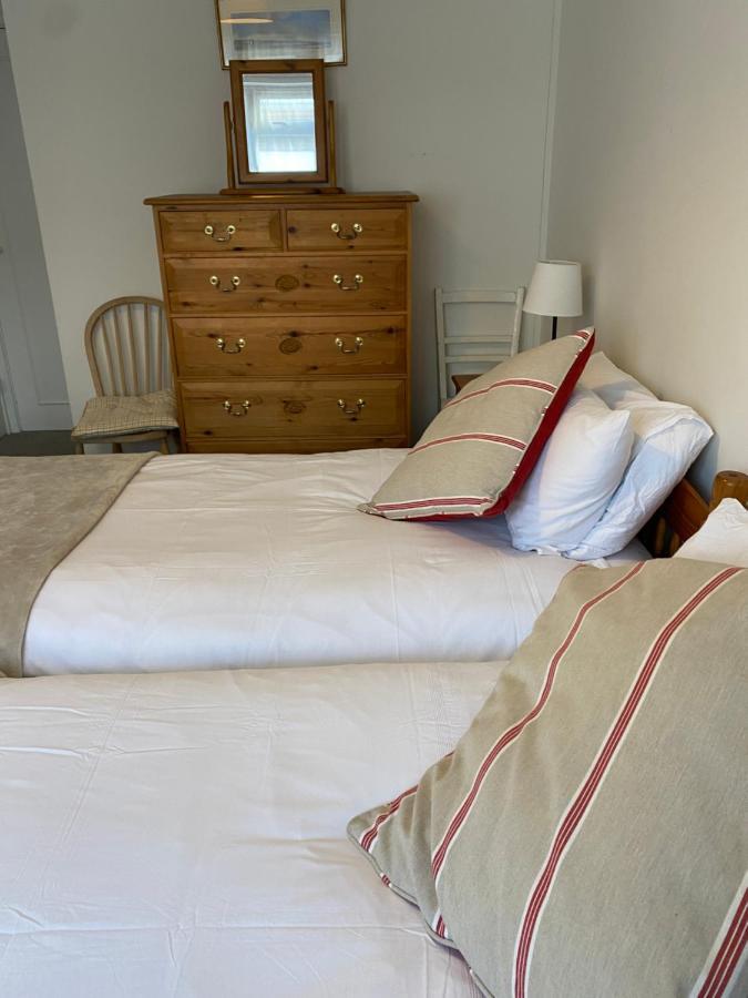 Trafalgar, Lovely Ground Floor Flat With Outside Patio Garden, Minutes Walk To Seafront Сивью Экстерьер фото