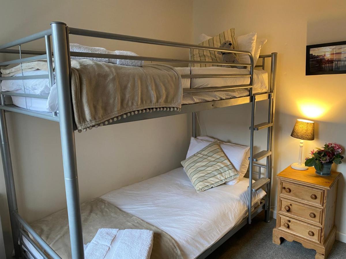 Trafalgar, Lovely Ground Floor Flat With Outside Patio Garden, Minutes Walk To Seafront Сивью Экстерьер фото