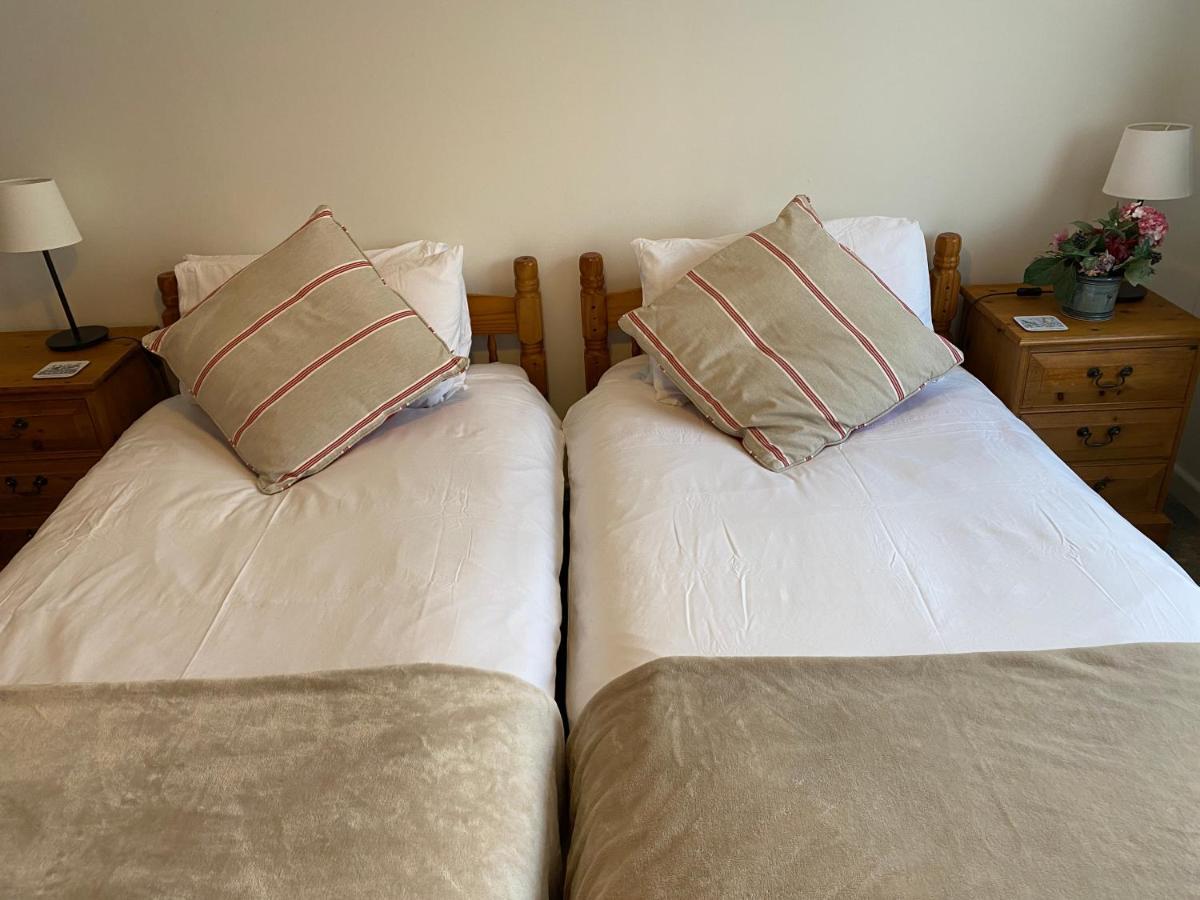 Trafalgar, Lovely Ground Floor Flat With Outside Patio Garden, Minutes Walk To Seafront Сивью Экстерьер фото